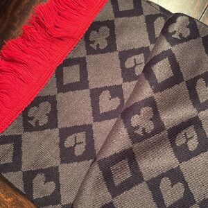 Winter scarf with red fringe